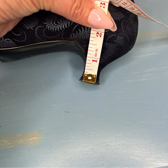 Bruno Magli Vintage Navy Suede Kitten Heels - Picture 11 of 12